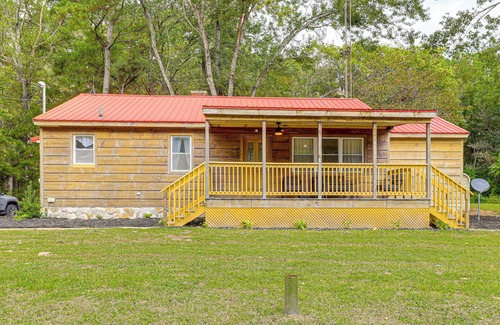 Lincoln Cabin | Winter Relaxation: Cozy Cabin Near Delaware Bay!