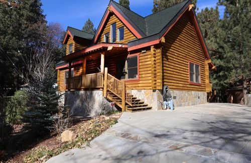 Green Valley Lake Cabin | WINTER = Snow/Ski. SPRING-SUMMER-FALL = Fish, Hike, Explore, Private Lake