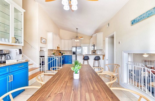 Villa Segunda House | Winter SPECIAL! Steps 2 Beach! Waterview! Pets Welcome!