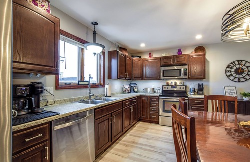 New Glarus House | Winter Special w/Indoor Parking in Unique New Glarus, see details below.