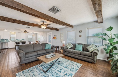 Shibui Sands House | Winter Texan Haven in Port Aransas – Monthly Rental
