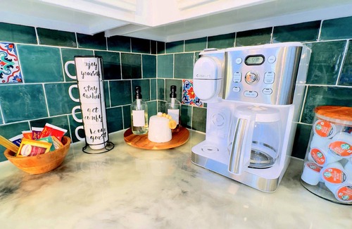 Catalina House | WINTER WHERE IT'S WARMER! One-Story, Patio w/Mountain Views & Washer/Dryer!