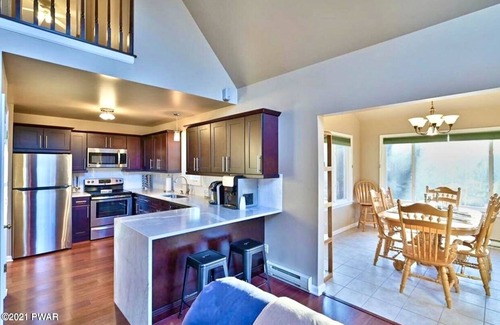 Rowland Ski Chalet | Winter Wonderland Chalet wArcades, Pool Table, Fire pit, Lake, Pools & Ski Lifts