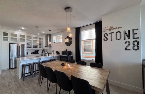 East Kootenay House | 🎄Winter Wonderland Ski In/Out 3.5 bedroom Mountain Oasis and Golfers Paradise🎄