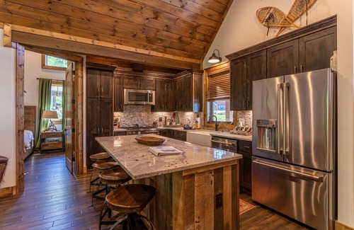 Banner Elk House | Winterfell Lodge at Eagles Nest - near tennis, pickleball with a creek and firepit!