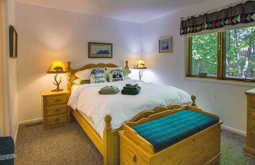 Chestnut Springs Cottage | Wintergreen Resort Home With Deck + Fire Pit!