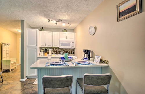 Wintergreen Condo | Wintergreen Resort Studio w/Deck & Ski-Out Access