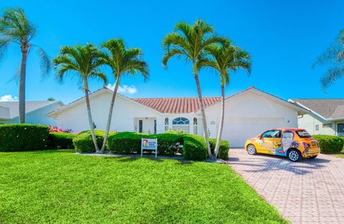 Eight Lakes House | Wischis Florida Home - Dolphin Bay