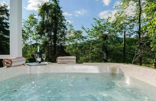 Lake Lure House | Wish Upon the Mtn: Lake Lure + Hot Tub + Views!