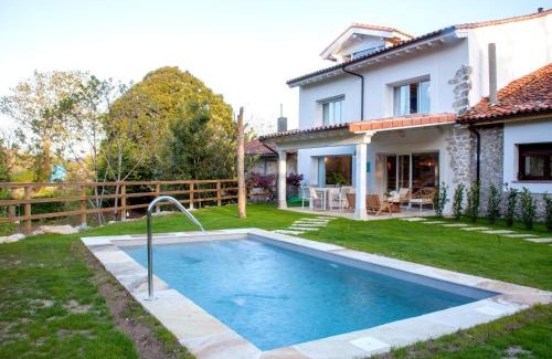 Valdaliga House | Wishome-Casa cercana a Comillas y piscina climatizada