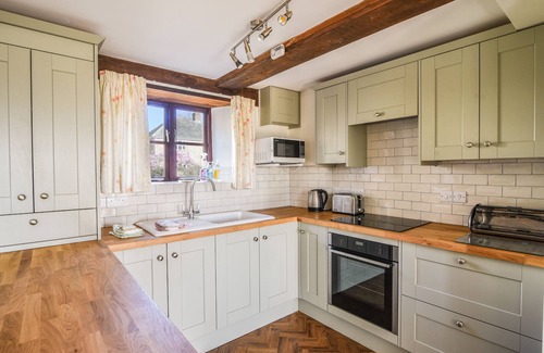 Axminster Cottage | Wisteria Cottage