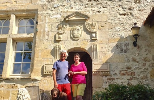 Velines Cottage | Wisteria Cottage in the Grounds of 16th Cent. Historic Manor, Heated Pool 12mx6m