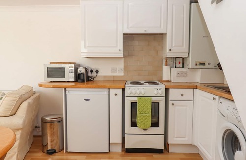 Exmouth Cottage | WISTERIA COTTAGE, romantic, character holiday cottage in Exmouth