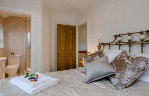 Beccles House | Wisteria House