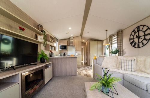Fence Cabin | Wiswell View Lodge: Pendle View Holiday Park