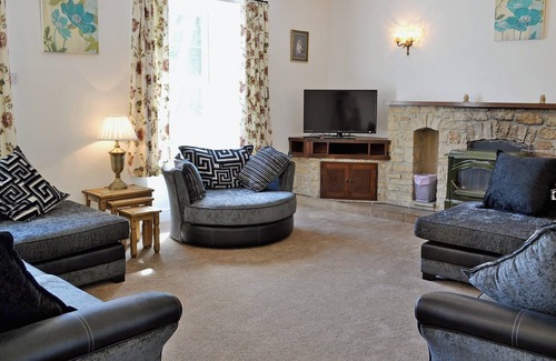 Pembroke Cottage | With a large garden, this farmhouse is an ideal property for a family holiday.