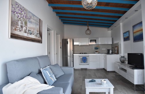 Lomo Quiebre House | With beautiful sea views. Renovated apartment in the Pescadores neighborhood.
