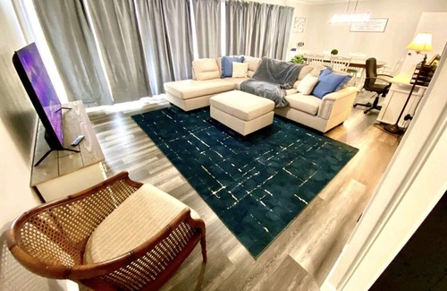 Pineville House | With KING suite