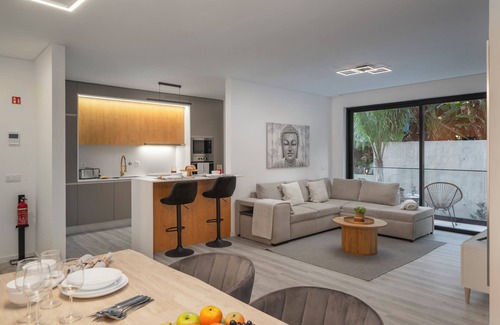 Sao Pedro Apartment | With Pool and Balcony - Uptown II