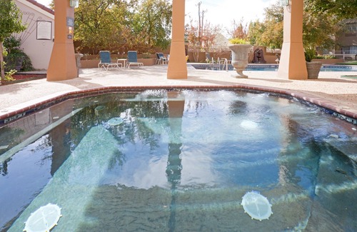 Tech Terrace Condo | With Pool + Hot tub | Breakfast & Evening Social