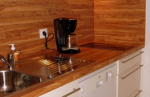 Collioure Apartment | WITH SEA VIEW. Air conditioning. Wifi. 5-minute walk to the creek.