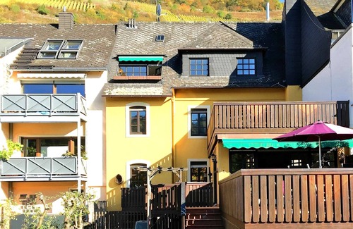Zell Apartment | With terrace and Moselle view