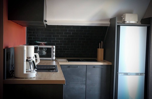 Grez-Neuville Apartment | Within walking distance: Rivers, Chateaux, Parks, Vélo Francette, accommodation with swimming pool