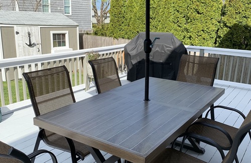 Sandwich House | Within walking distance to beaches, restaurants & shops. Great family getaway.