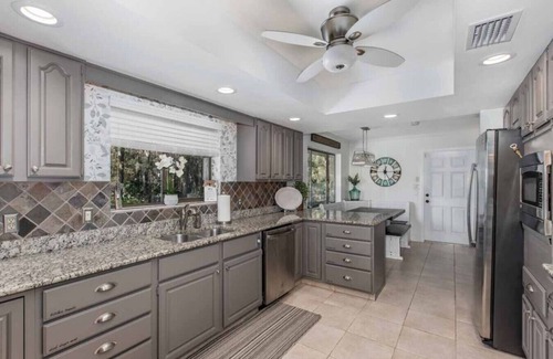 Crystal River House | Withlacoochee Riverhouse - Pool - Dock - Canoes - DogOk - FirePit - ExersiceRoom