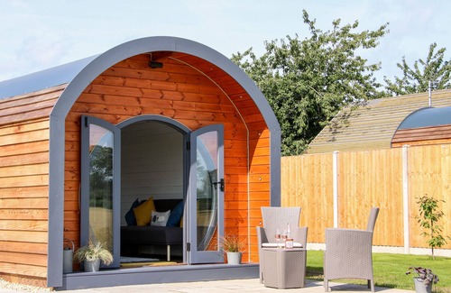 Diddlebury Cottage | WITHY WILLOWS, with hot tub in Ludlow