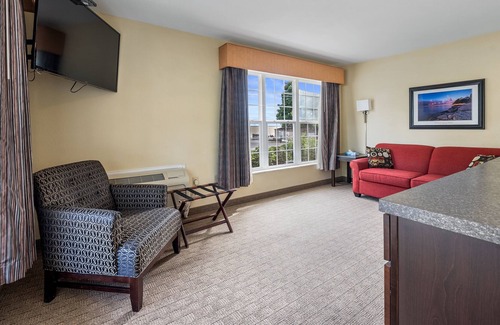 Kelleys Island House | Witness the Gorgeous Scenery of Kelleys Island stay at Marblehead Suites 120