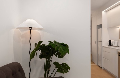 Te Aro Apartment | WLG CBD 1BR - Luxe Hyde Lane Stay with Amenities