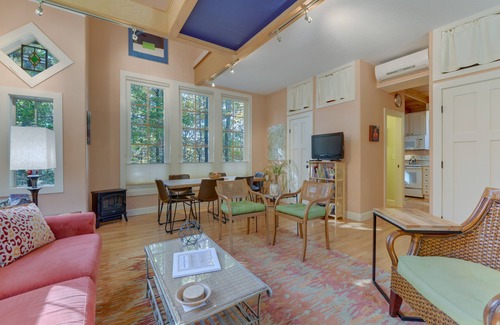 Hot Springs Cottage | WNC French Broad ‘RiverWalk Retreat’ w/WiFi