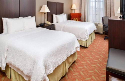 Burlingame House | wo miles from the San Francisco Airport !