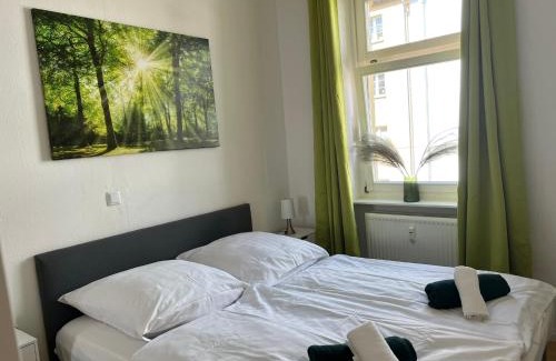 Brandenburg an der Havel Apartment | Wohnen in Loriots Wasserstadt mit Kamin und MagentaTV
