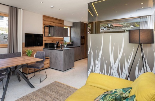 Prutz Apartment | Wohnung Flora mit Südseitigem Balkon - Aenna Apart