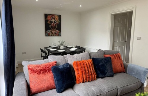 Newcastle-upon-Tyne House | Wolesley-5 Bed 2 Bath Slp 8 Ideal for Contractors