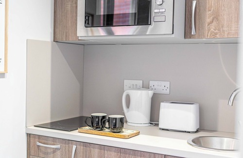Wolverhampton Apartment | Wolverhampton City Apartment 3, Central Hub