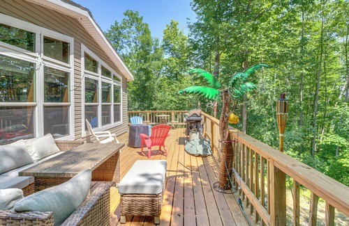 Hackensack Cabin | 'Woman Lake Chain Retreat' w/Deck & Dock!