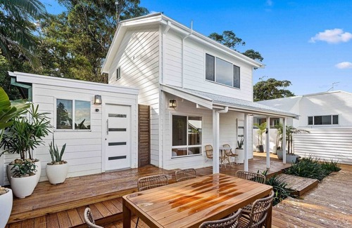 Wombarra Cottage | Wombarra Luxe Cottage - Five Minute Walk to the Beach