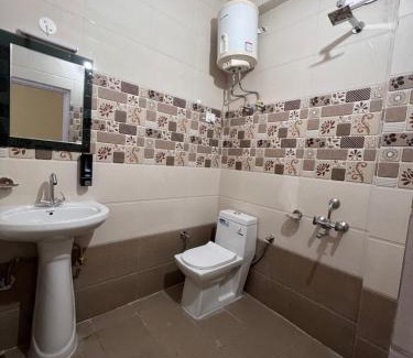 Shimla Bed & Breakfast | Wonder View