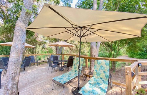 New Braunfels House | Wondercove, 7 Cozy Cottages, Secluded & Sleeps up to 54, on Lake Dunlap