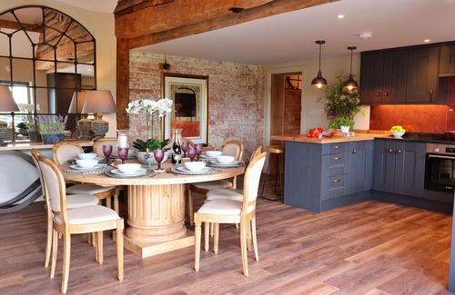 Walton House | Wonderful villa for 8 guests with WIFI, terrace and pets allowed