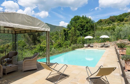 Castiglion Fiorentino House | Wonderful private villa for 6 guests with private pool, WIFI, TV, patio and pets allowed