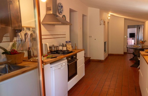 Terranuova Bracciolini Villa | Wonderful private villa with WIFI, private pool, A/C, hot tub, TV, patio and pets allowed