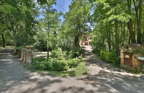 Terranuova Bracciolini Villa | Wonderful private villa with WIFI, private pool, A/C, hot tub, TV, patio and pets allowed