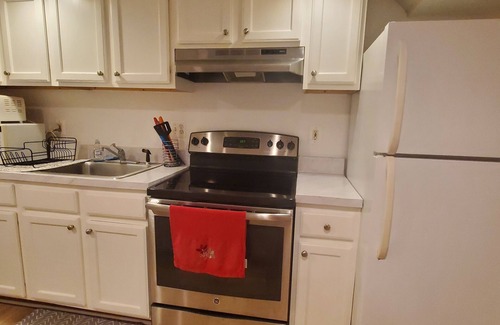 Petworth Apartment | Wonderful 2-Bedroom Apartment in Great Location in Washington DC