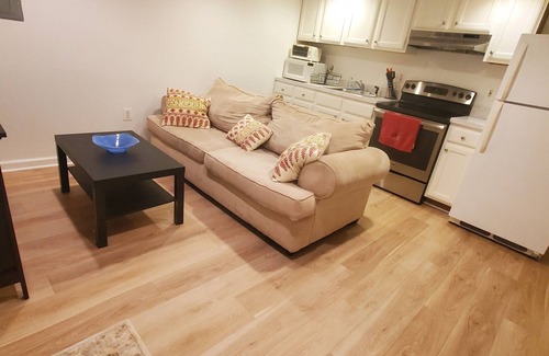 Petworth Apartment | Wonderful 2-Bedroom Apartment in Great Location in Washington DC