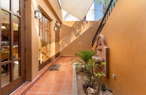Nopolo House | Wonderful 2bedrooms home next to the community pool