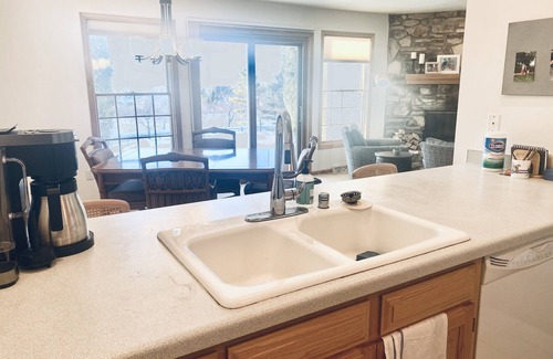 Eames Farm Condo | Wonderful 3 bdrm 3 bath condo w great views & tons to do! Brand new Central AC!